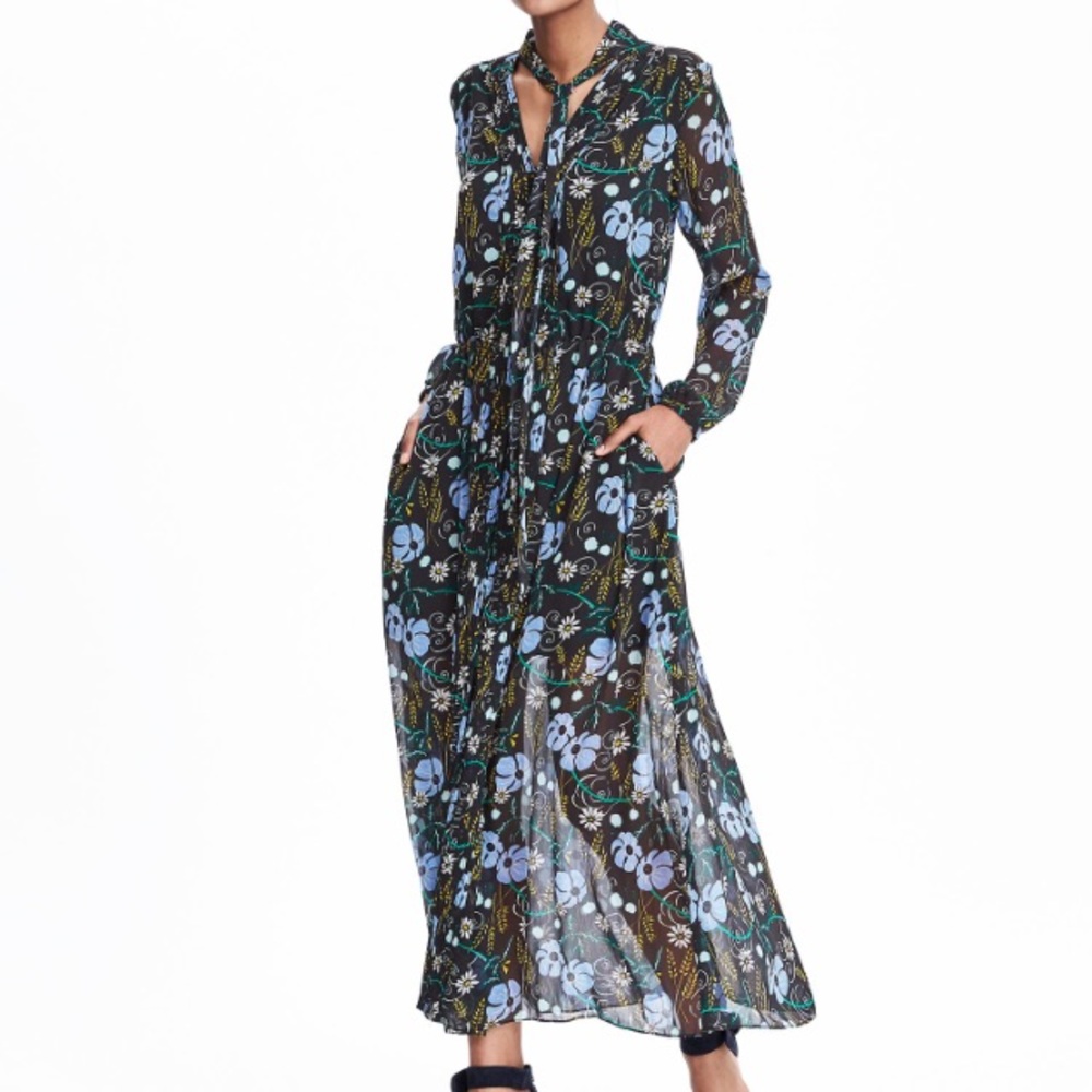 Black Floral Tie-neck Maxi